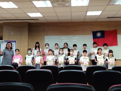 1141021~兒童朝會(學生美術比賽優勝,10月份榮譽獎(章)狀)圖片